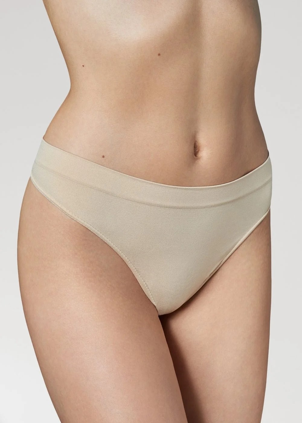 FIGI GATTA STRING LILI NAT/L