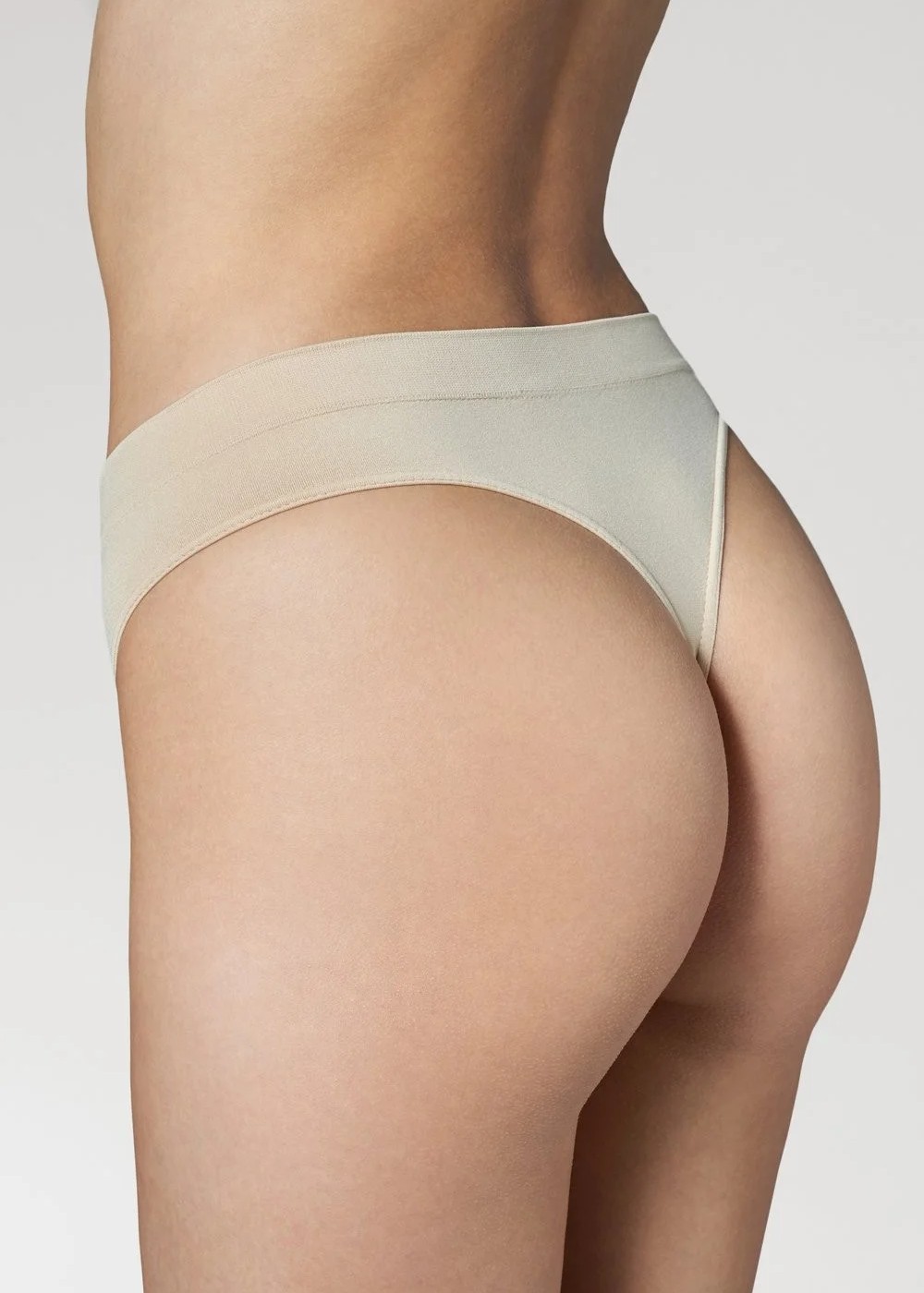 FIGI GATTA STRING LILI NAT/L